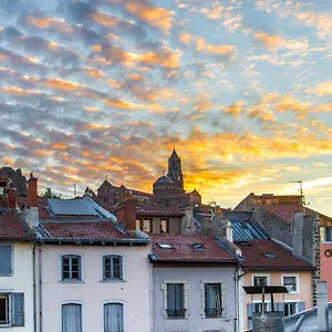 Gîte du rempart avec Balnéo, Garage, 2 SDB 2WC vue sur les monuments Hébergement de vacances Le Puy-en-Velay